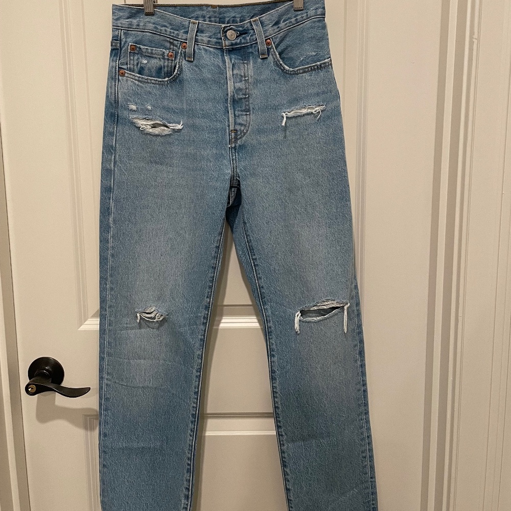 Levis 501 Button Fly Straight Jeans Light Wash Distressed Women’s Size 27 x 30